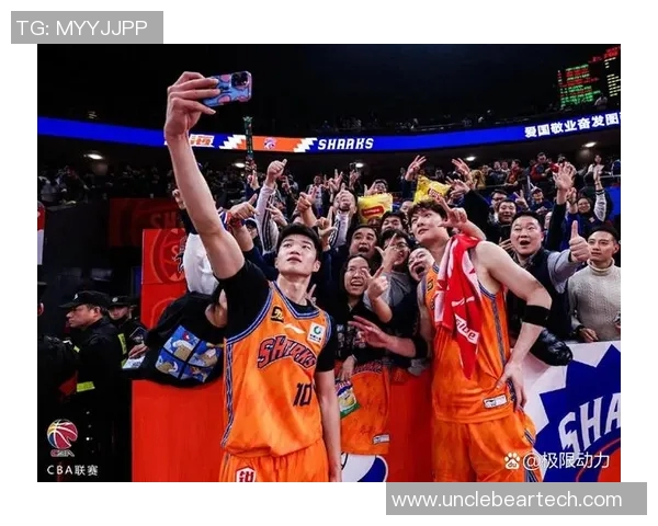 CBA精彩对决上海队迎战山东队文字直播全程报道与赛况分析